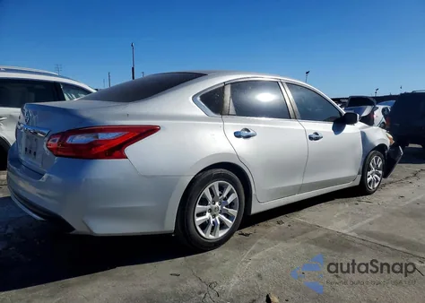2016 Nissan Altima 2.5 из США, поврежденный, VIN 1N4AL3AP3GN375554